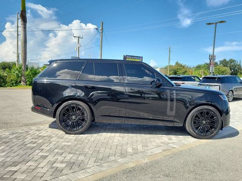 Certified 2025 Land Rover Range Rover SE AWD/4WD image 6