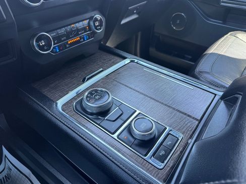 Used 2019 Ford Expedition Limited w/ Equipment Group 301A image 20