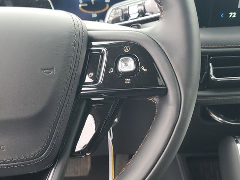 New 2026 Lincoln Aviator Premiere image 17