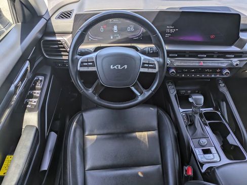 Used 2025 Kia Telluride S FWD image 15