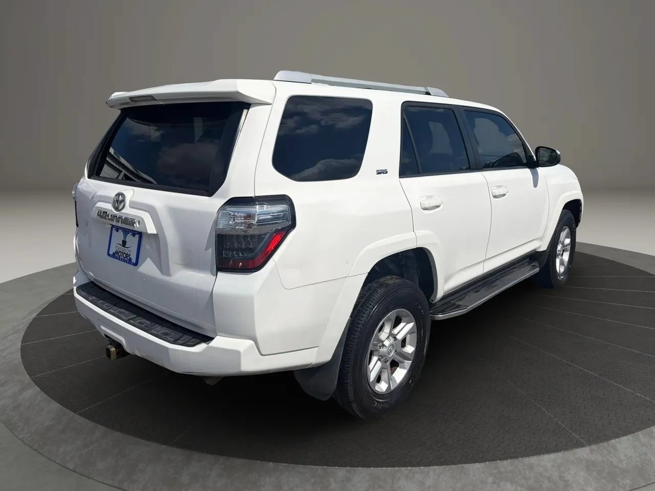 Used 2014 Toyota 4Runner SR5 AWD/4WD image 5