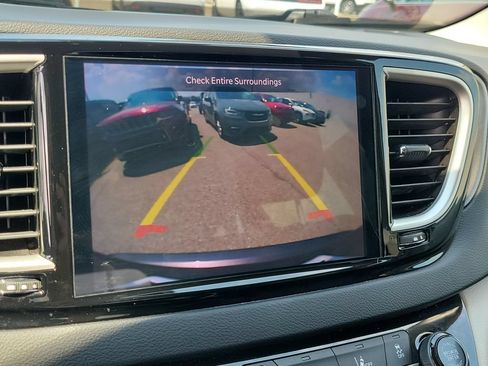 Used 2023 Chrysler Pacifica Touring-L FWD image 30