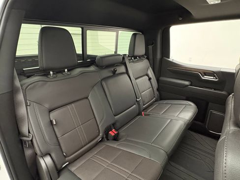 Used 2023 Chevrolet Silverado 1500 High Country AWD/4WD image 43