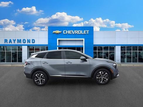 Certified 2023 Kia Sportage EX FWD image 2