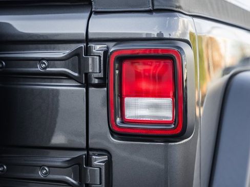 Used 2020 Jeep Wrangler Sport image 6