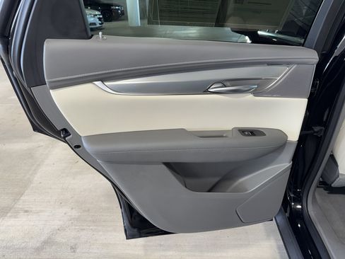 Used 2022 Cadillac XT5 Premium Luxury image 16