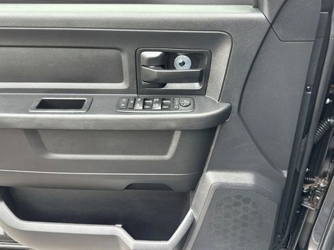 Used 2015 RAM 1500 Express AWD/4WD image 18