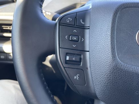 Used 2025 Toyota Prius LE image 20