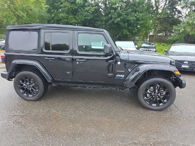 Certified 2024 Jeep Wrangler Unlimited Sahara w/ Technology Group AWD/4WD image 2