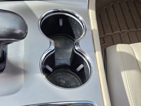 Used 2014 Jeep Grand Cherokee Overland image 18