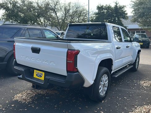 Used 2024 Toyota Tacoma SR image 7