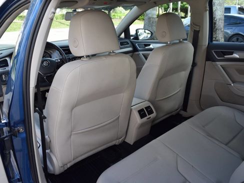 Used 2015 Volkswagen Golf TDI SE image 45