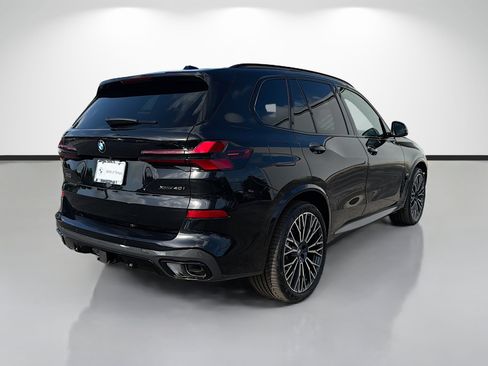 New 2026 BMW X5 xDrive40i w/ M Sport Package AWD/4WD image 3
