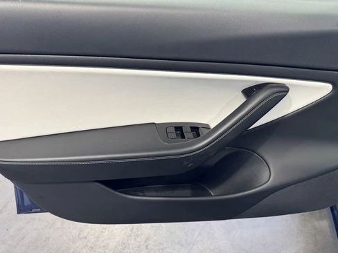 Used 2020 Tesla Model 3 Standard Range Plus image 13