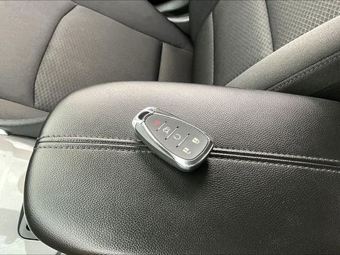 Used 2024 Chevrolet Malibu LT image 31