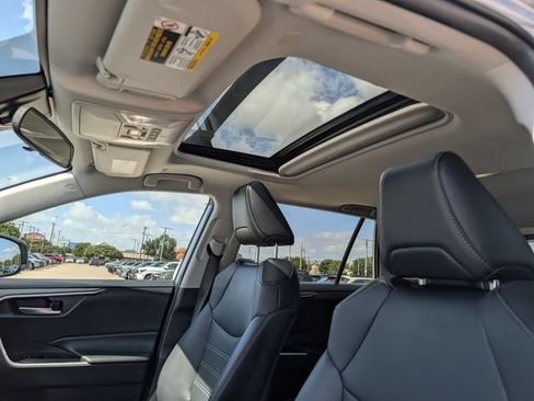 Certified 2025 Toyota RAV4 XLE Premium AWD/4WD image 27