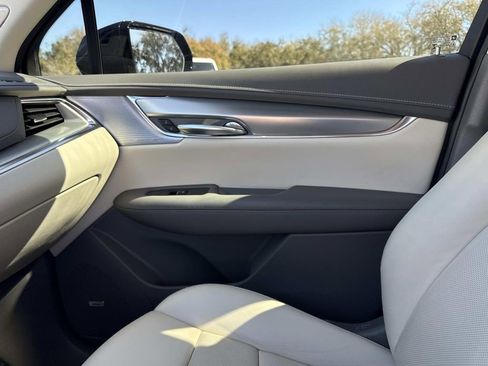 Certified 2021 Cadillac XT5 Premium Luxury image 28