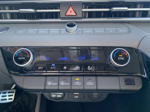 New 2025 Hyundai Elantra SEL image 41