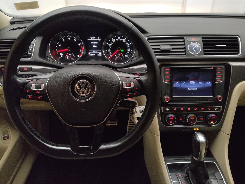 Used 2017 Volkswagen Passat 1.8T R-Line FWD image 22