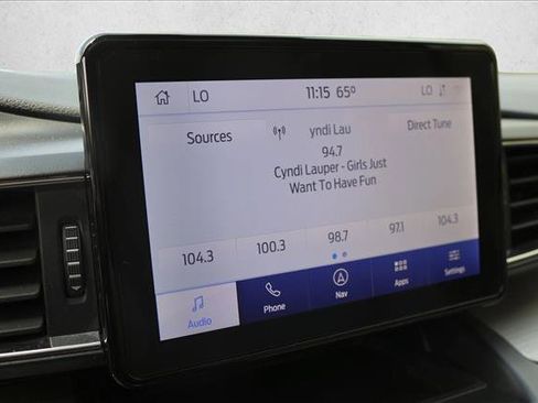 Used 2020 Ford Explorer XLT w/ Equipment Group 202A AWD/4WD image 18