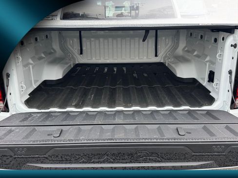 Used 2023 Chevrolet Colorado LT w/ LT Convenience Package III image 4