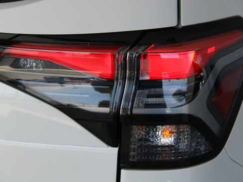 Used 2025 Subaru Forester Premium image 23