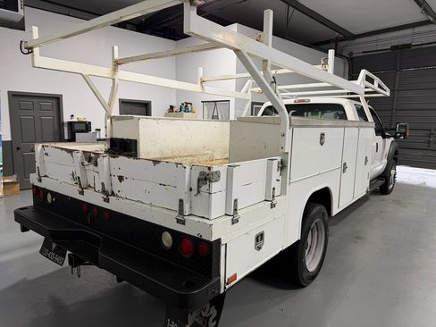 Used 2016 Ford F550 4x4 Crew Cab Super Duty image 5