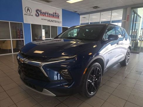 Used 2023 Chevrolet Blazer LT image 1