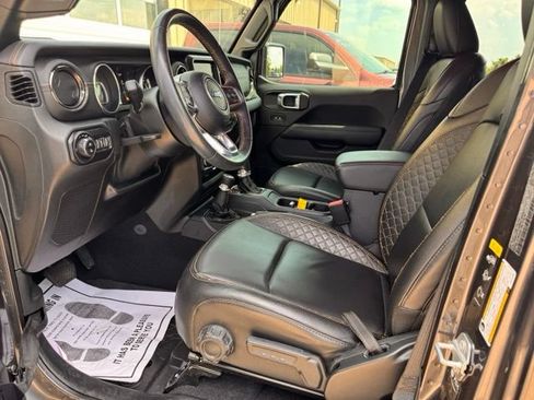 Used 2021 Jeep Gladiator Overland AWD/4WD image 10