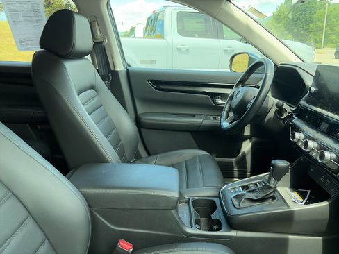 Used 2025 Honda CR-V EX-L image 3