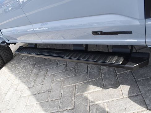 Used 2025 Ford F450 Lariat w/ FX4 Off-Road Package image 8