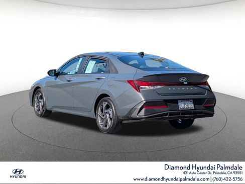 Certified 2025 Hyundai Elantra Sport FWD image 5