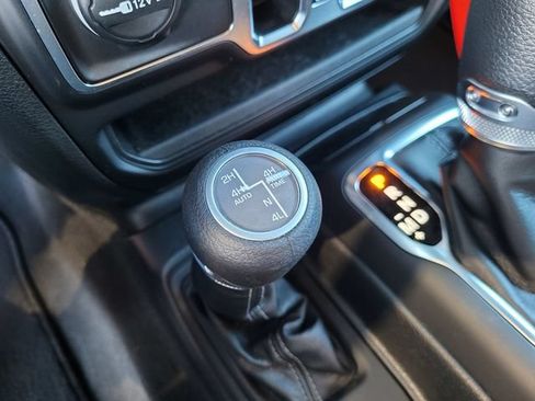 Certified 2025 Jeep Wrangler Unlimited Sahara AWD/4WD image 13