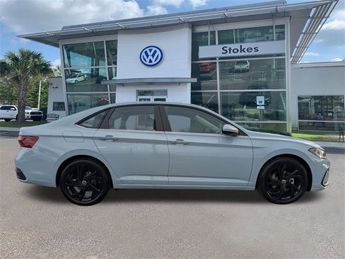 New 2026 Volkswagen Jetta SE image 3