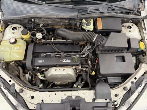 Used 2002 Ford Focus SE FWD image 9