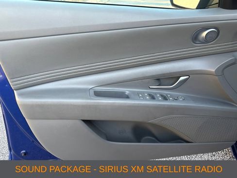 Used 2023 Hyundai Elantra SEL w/ Convenience Package FWD image 8