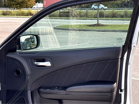 Used 2021 Dodge Charger SXT w/ Blacktop Package image 12