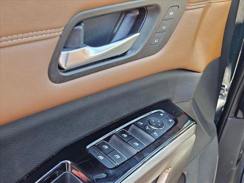 Used 2023 Nissan Pathfinder Platinum image 8