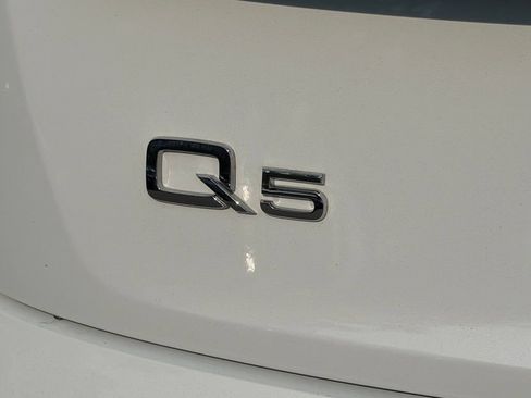 Used 2023 Audi Q5 2.0T Premium w/ Convenience Package AWD/4WD image 28