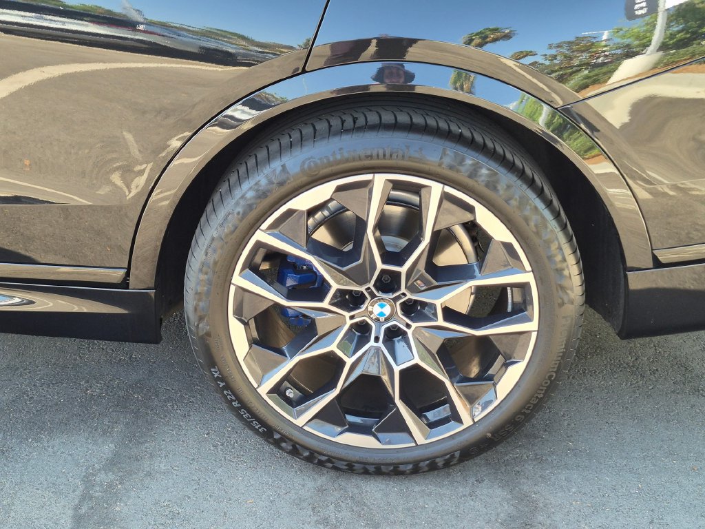 Used 2026 BMW X7 xDrive40i w/ M Sport Package AWD/4WD image 33