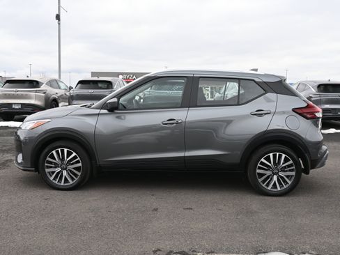 Used 2024 Nissan Kicks SV image 5