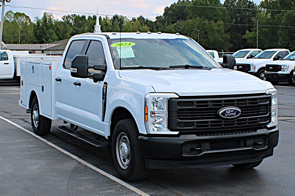 Used 2024 Ford F350 XL w/ 360-Degree Camera Package RWD image 3
