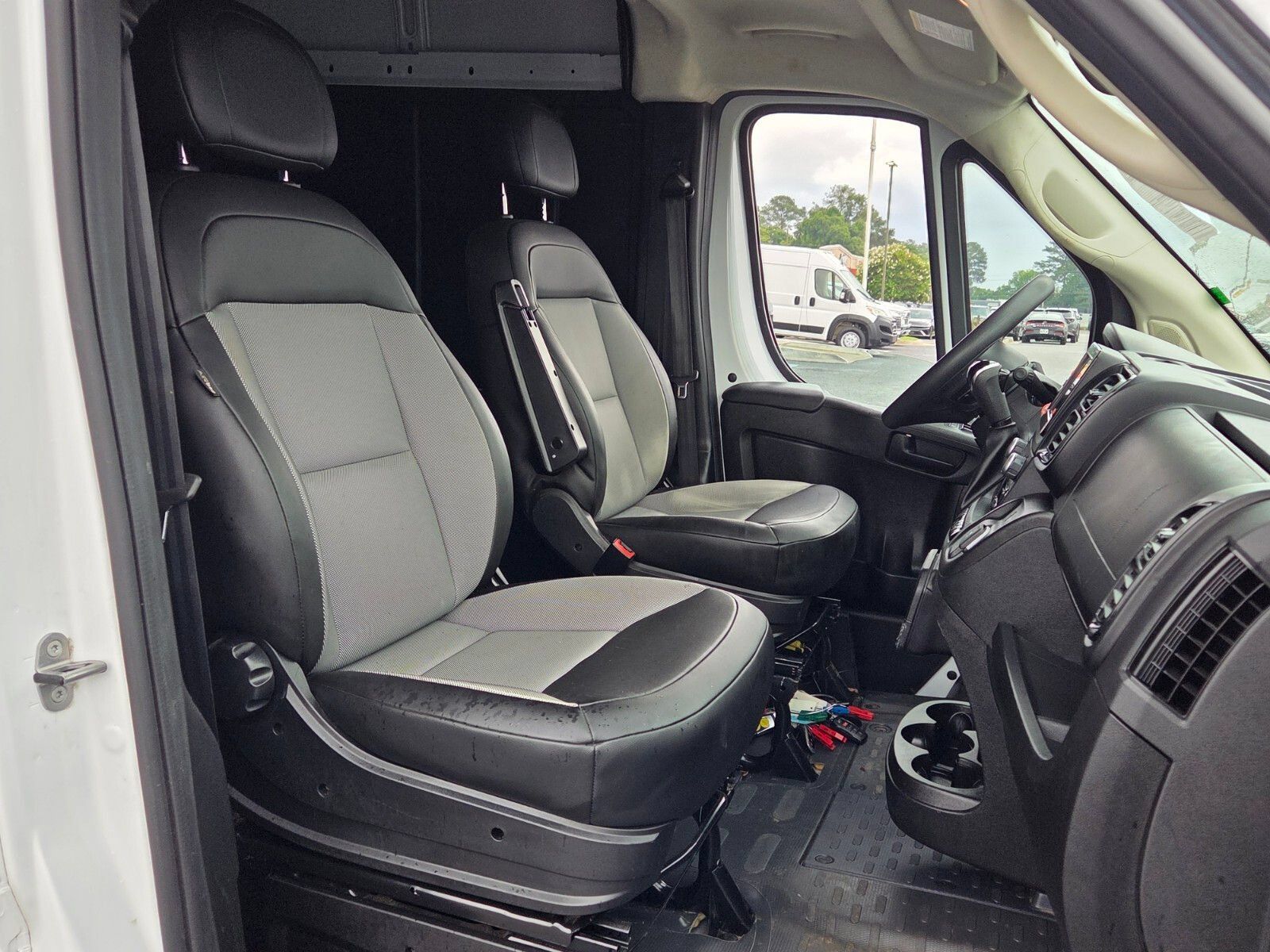 Used 2023 RAM ProMaster 2500 FWD image 14