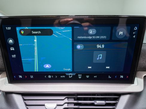 Used 2025 Ford Explorer ST-Line image 16