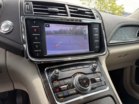Used 2019 Lincoln Continental Select FWD image 20