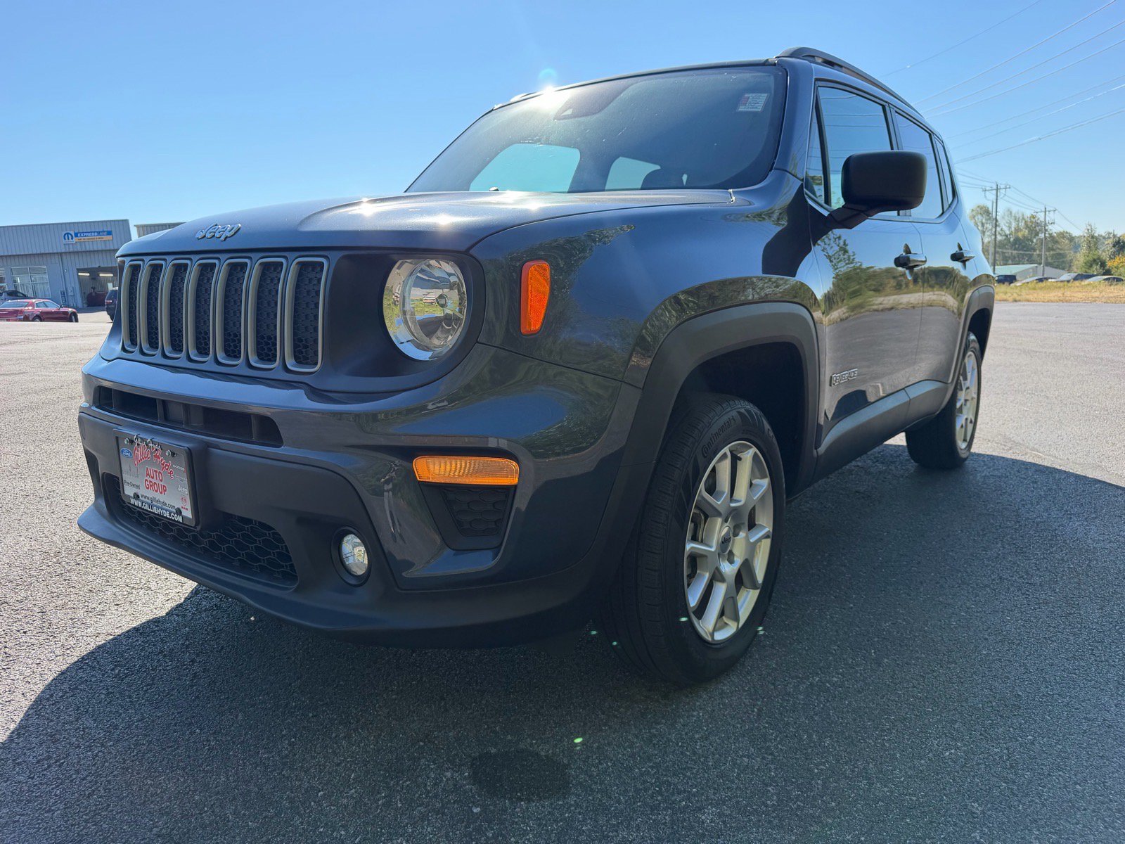 Used 2023 Jeep Renegade Latitude w/ Premium Group AWD/4WD image 6