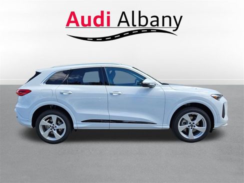 New 2025 Audi Q5 Premium Plus image 3