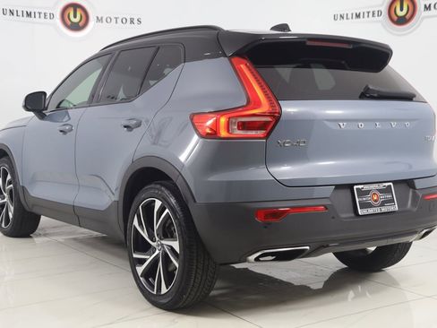 Used 2020 Volvo XC40 T5 R-Design image 4