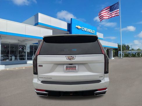 Used 2023 Cadillac Escalade Premium Luxury image 5