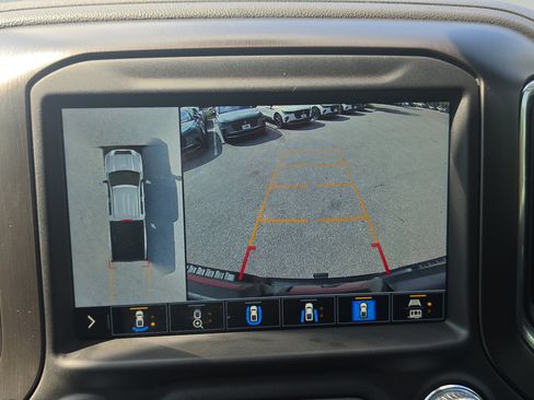 Used 2022 GMC Sierra 2500 AT4 w/ AT4 Premium Plus Package AWD/4WD image 16